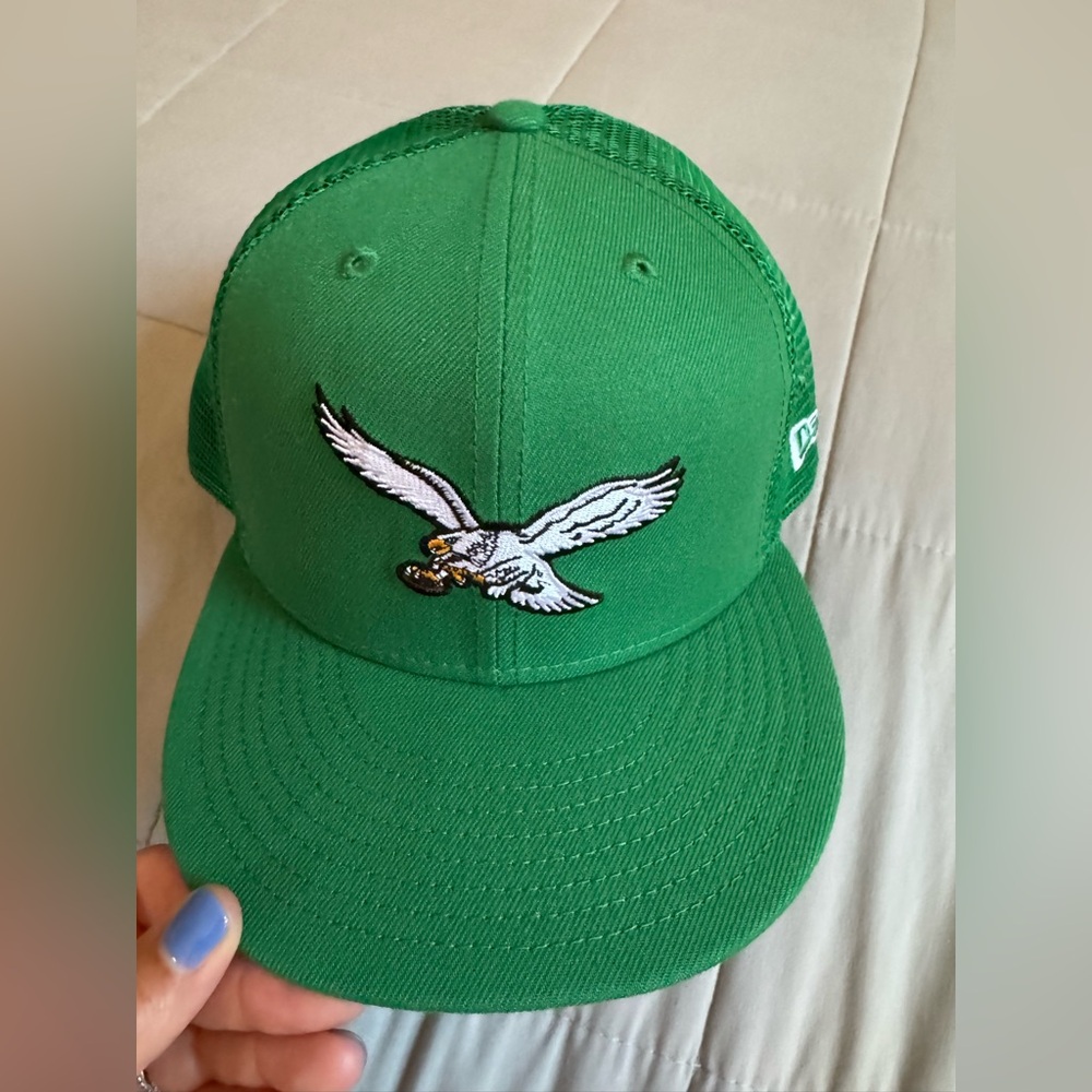New Era 9FIFTY Eagles trucker hat